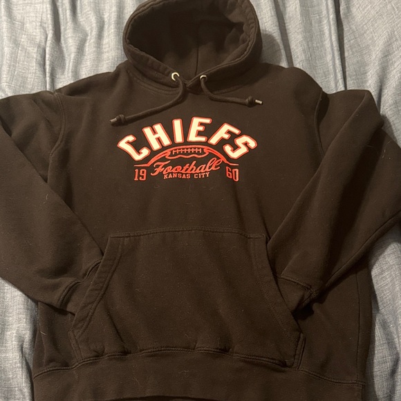 STARTER Tops - STARTER Black Chiefs Hoodie